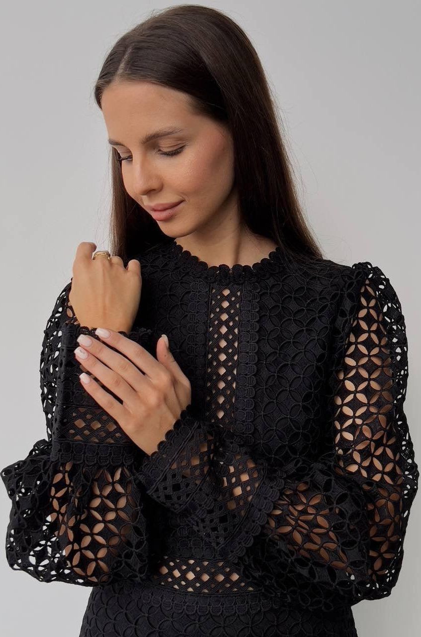 Solid Lace Lantern Sleeve Midi Dress